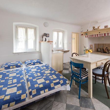 Apartments Mirakul Mali Lošinj Chambre photo